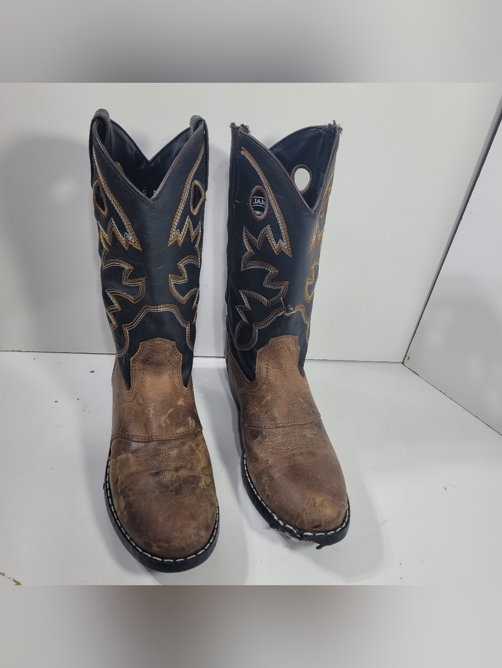 Cody James Boys Western Cowboy Boots Size 6 D Brown Leather Round Toe 41479